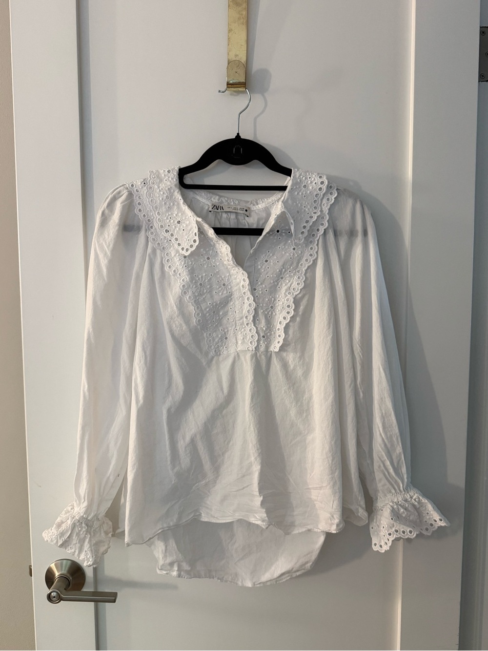Zara White Eyelet Lace V-Neck Peasant Blouse